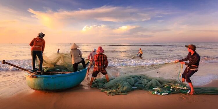 मासेमारीची उलाढाल 200 कोटींवर