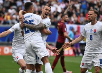 स्लोव्हाकियाची सनसनाटी सुरुवात