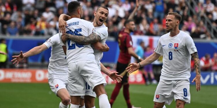 स्लोव्हाकियाची सनसनाटी सुरुवात