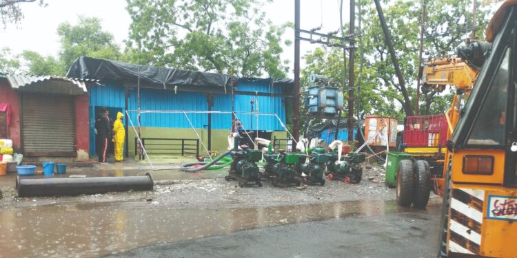 पाणी उपसण्यासाठी 84 ठिकाणी पंप