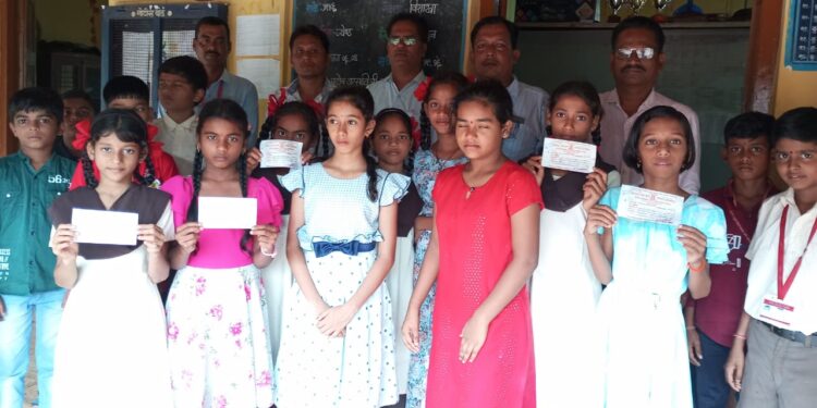 श्रीवर्धन आगाराकडून विद्यार्थ्यांना सवलत