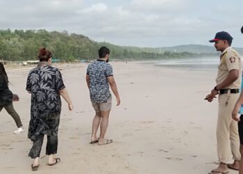 पर्यटकांची पावले काशिद समुद्राकडे