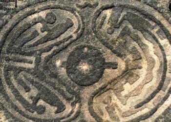 कातळशिल्पांना चिरेखाणींचा धोका