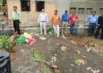 नेरळमध्ये आयुर्विमा महामंडळाच्यावतीने वृक्षारोपण