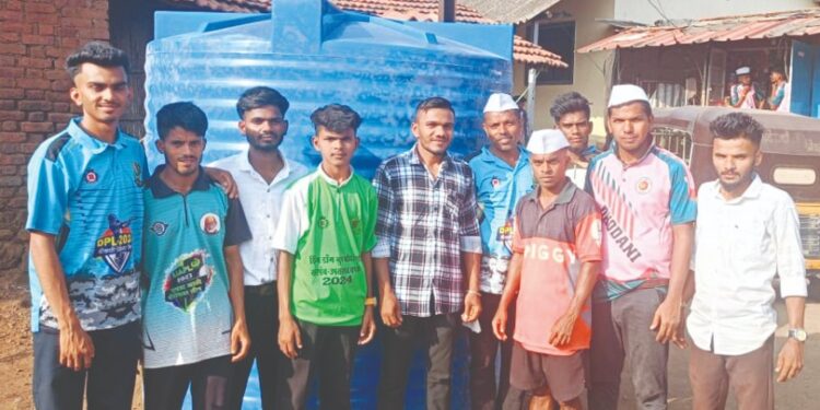 आदिवासी वाड्यांना पाणी साठवण टाक्याची भेट