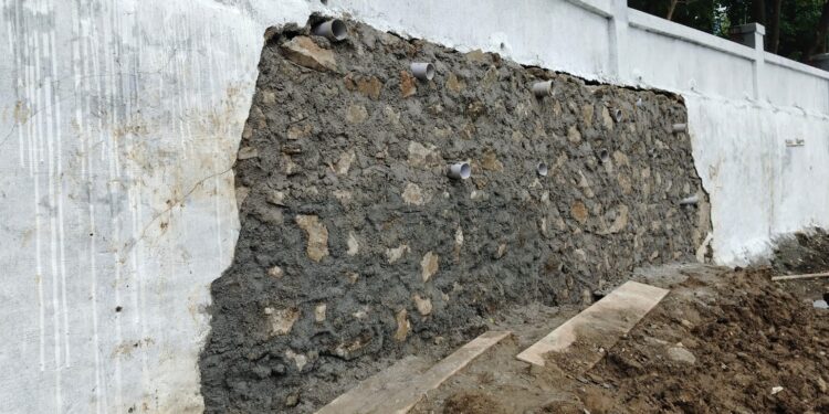 जिजामाता तलावातील भगदाड दुरुस्त