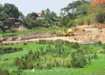 उल्हास नदीमध्ये सिमेंट बंधार्‍याचे काम सुरु