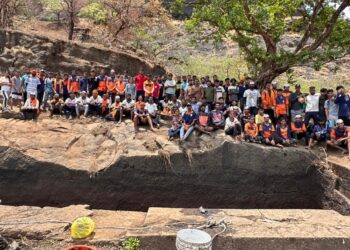 सरसगडावरील पाण्याचे टाके पुनर्जिवित