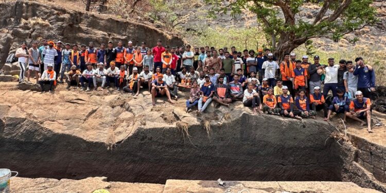 सरसगडावरील पाण्याचे टाके पुनर्जिवित