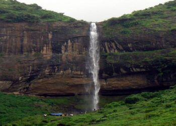 पांडवकड्यावरील बंदीने पर्यटकांचा हिरमोड