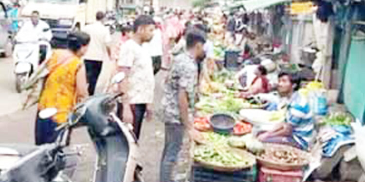 पनवेल परिसरातील फेरीवाल्यांचे अतिक्रमण
