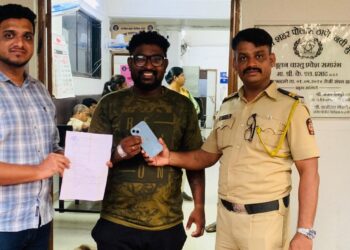 पोलिसांच्या सतर्कतेमुळे मोबाईल मिळाला परत