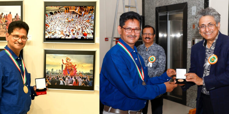 छायाचित्रकार सुधीर नाझरे यांना सुवर्णपदक