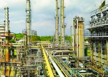 सोन्याच्या धुरात विकासाची वाट अस्पष्टच!