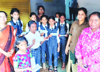 विद्यार्थ्यांना मिळाला प्रवासी पास