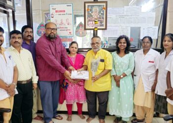 शरद गांगलेंचे स्वैच्छिक रक्तदान