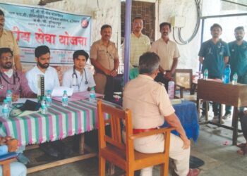 आदर्श पतसंस्थेकडून रक्तदान शिबिर