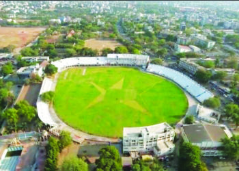 सोलापुरात आंतरराष्ट्रीय दर्जाचे स्टेडिअम