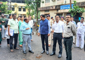 रुग्णालयात स्वच्छतेचा दिखावा