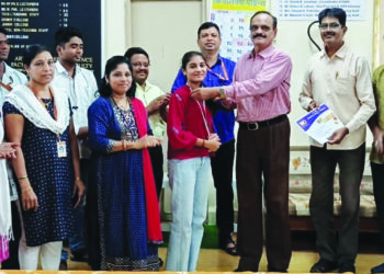 गोखले शिक्षण संस्थेत विद्यार्थ्यांचा गुणगौरव