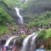 आषाणे धबधबा ठरतोय गर्दीचे केंद्र