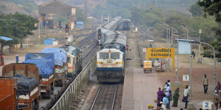 ‘कोकण रेल्वेचा स्वतंत्र झोन हवा’