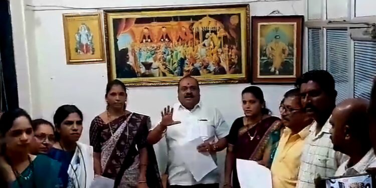 नेरळ ग्रामपंचायतीमध्ये भूकंप