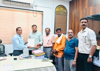 रस्त्यांच्या दुरुस्तीची मागणी