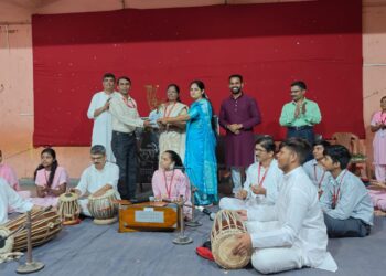 गीत गायन स्पर्धेचे आयोजन