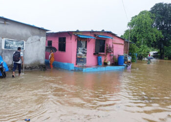 घरांमध्ये घुसले पाणी