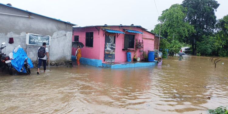 घरांमध्ये घुसले पाणी
