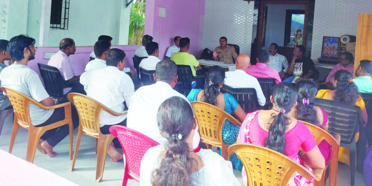 पोलीसांनी दिले कायद्याचे ज्ञान