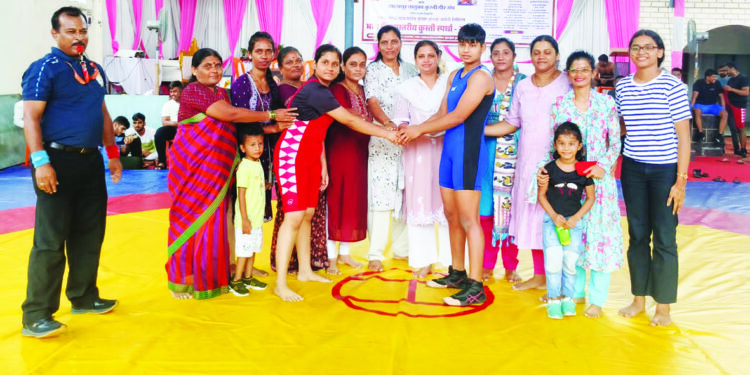 खोपोलीत जिल्हास्तरीय कुस्ती स्पर्धा संपन्न