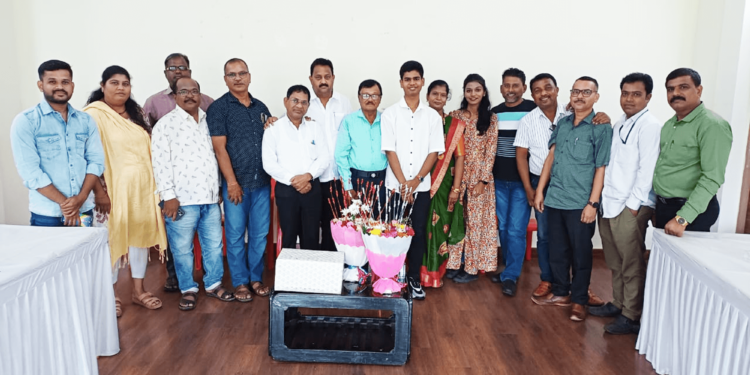 जेएनपीएकडून विहंग कडूचा गुणगौरव