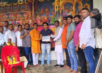 सुहास खामकरचे चित्रपट सृष्टीत पदार्पण