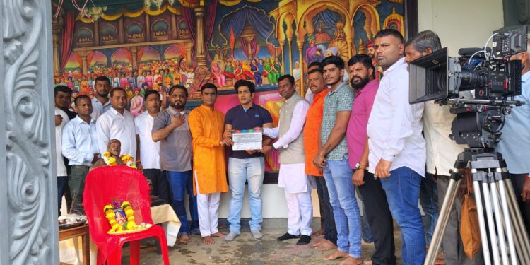 सुहास खामकरचे चित्रपट सृष्टीत पदार्पण