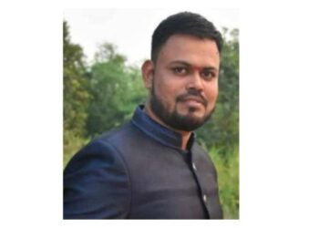 रस्त्यावर सापडला तरुणाचा मृतदेह