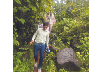 भरकटलेल्या आठ जणांचे जीव वाचवले