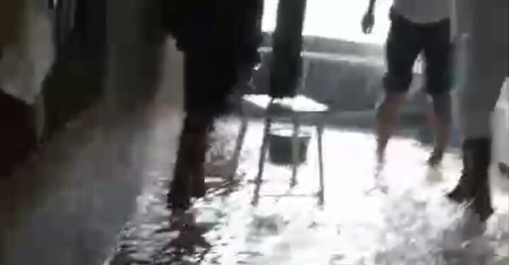 पावसाचे थैमान! सिव्हिल हॉस्पिटलच्या सर्जिकल वॉडमध्ये पाणीच पाणी; पहा व्हिडीओ