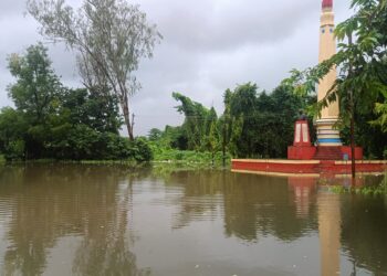 पावसाचे थैमान! जिल्ह्यात पूरपरिस्थिती; शाळा महाविद्यालयांना सुट्टी जाहीर