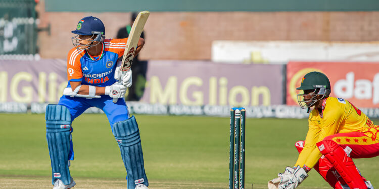 झिम्बाब्वेला भारताचा ‘यशस्वी’ तडाखा