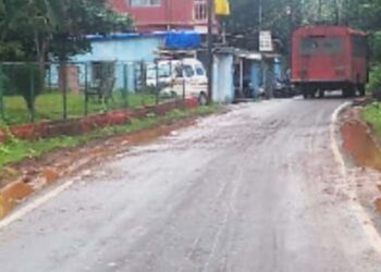 आगरदांडा मार्गावरील धोकादायक साईडपट्ट्या