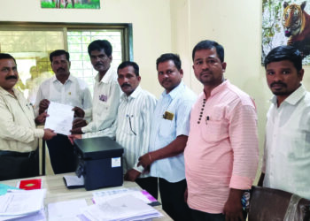 आदिवासींनी जाहीर केलेला रस्ता रोको स्थगित