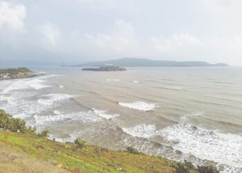 विलोभनीय जंजिरा जलदुर्ग