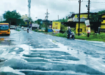 एका महिन्यात रस्त्याची चाळण