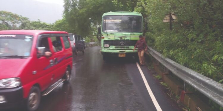 माथेरानकरांचा अडखळता प्रवास