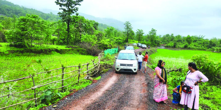 पाच्छापूर रस्त्याची अवस्था बिकट