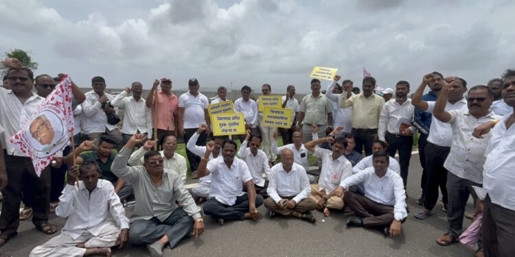 विमानतळाला लोकनेते दि.बा. पाटील यांचे नाव देण्याची मागणी