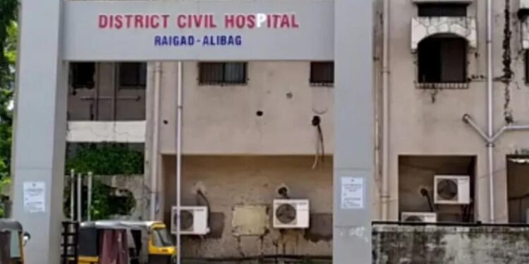 अलिबाग येथील जिल्हा रुग्णालयाला गळती