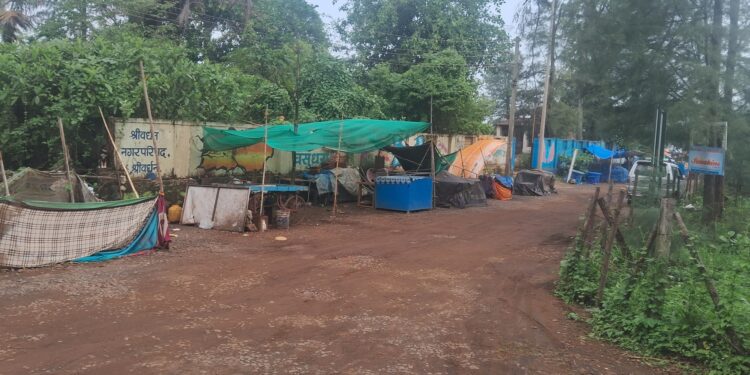 श्रीवर्धन समुद्र किनारा विद्रुप